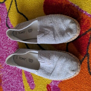Toms Size 8.5 Light Blue with White Polka Dots Slip On Shoes‎